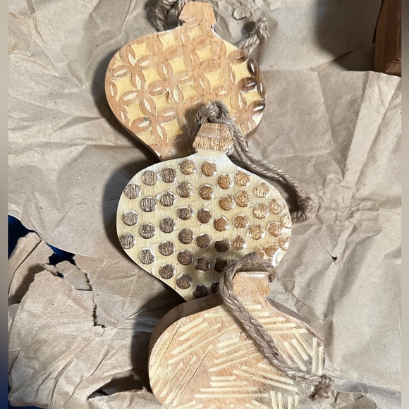 New Set of 3 mango wood ornaments, Sam + Ollie modern farmhouse, Christmas, gift - Picture 9 of 14